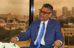 Carlos Peña pide debate con los demás candidatos presidenciales