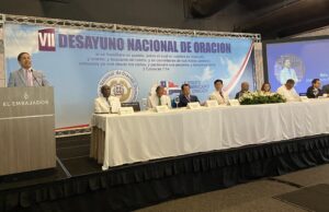 Realizan VII Desayuno Nacional de Oración con la presencia de autoridades eclesiales, congresistas y gobierno