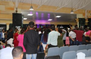 Jóvenes de Iglesia de La Profecía celebran multitudinario campamento