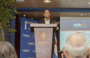 Milton Morrison dicta conferencia magistral “Confusiones, intereses y debates: la realidad eléctrica dominicana”