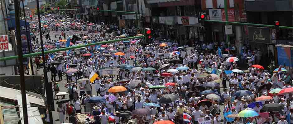 Miles de personas marcharon por la niñez de Costa Rica | Periódico ...