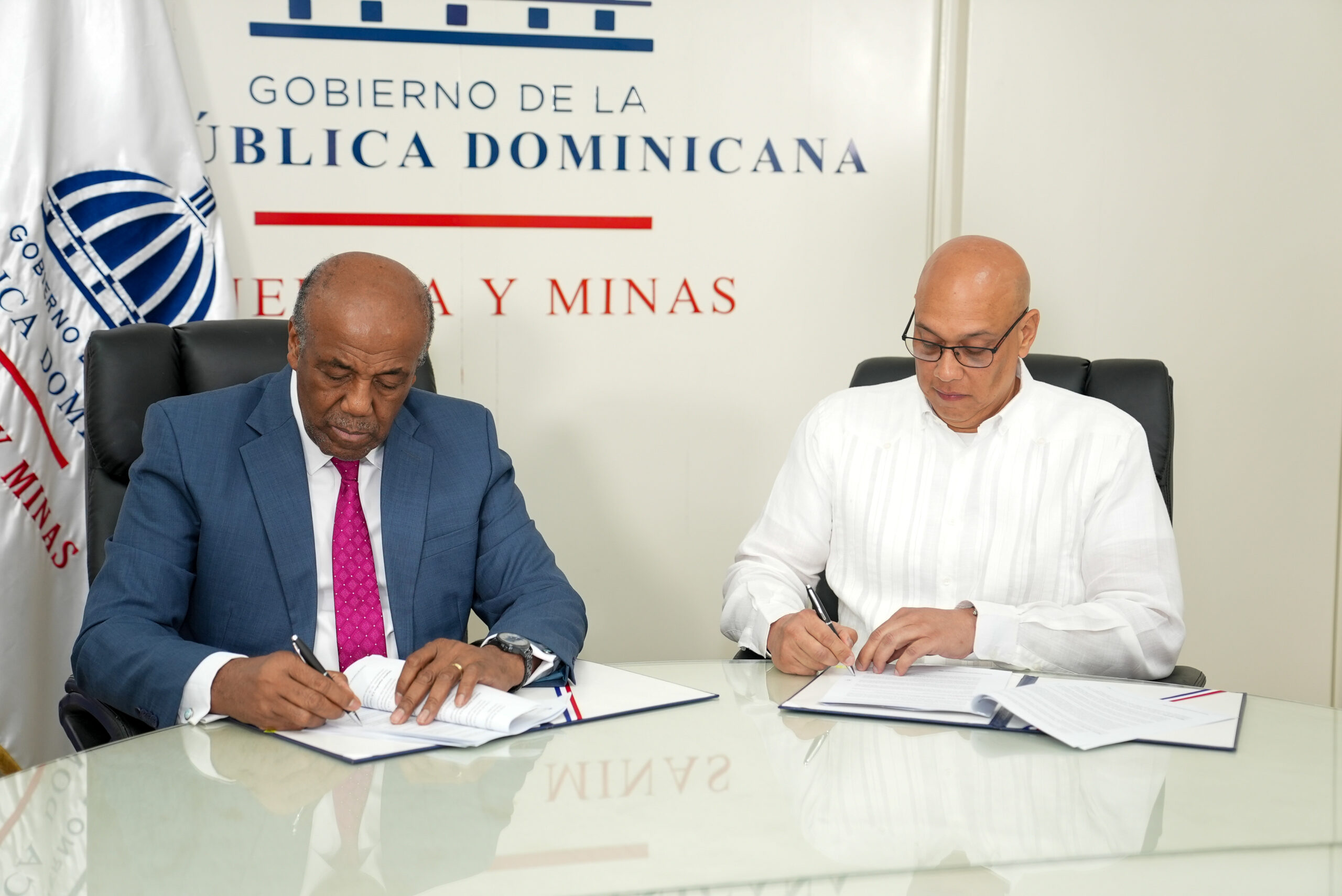 MEM y CNCS firman acuerdo para fortalecer la ciberseguridad en el ...
