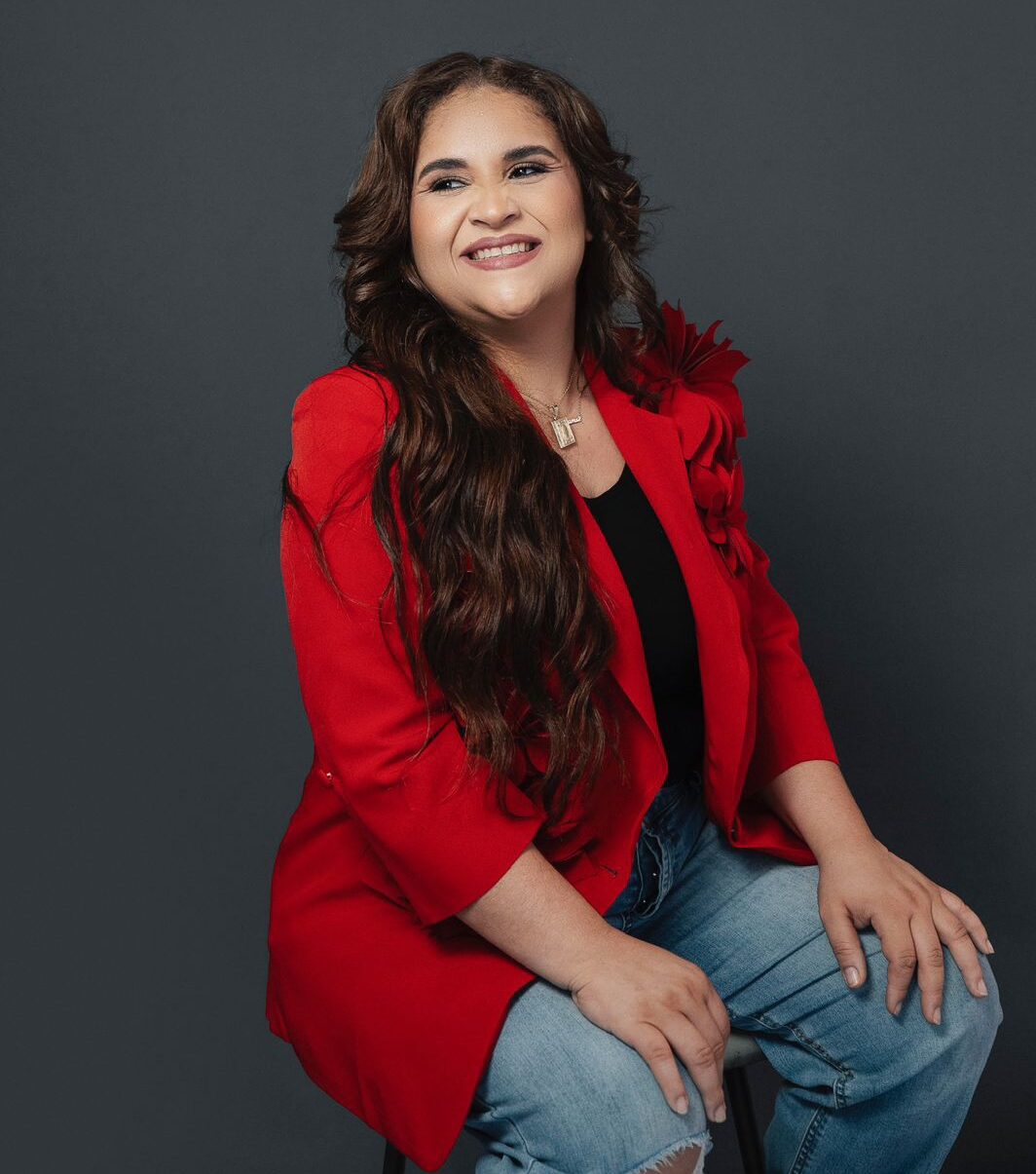 Rosa Karina Celebra 15 Años de Carrera Musical con Gran Concierto en ...