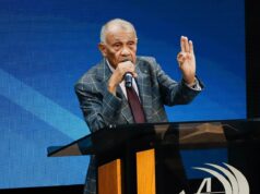 Pastor Ezequiel Molina destaca unidad de la iglesia tras polémica por reportajes a pastores