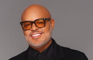 Israel Houghton Sorprende con «El Candelero» en Grabación en Vivo de «Coritos en Puerto Rico»