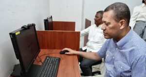 Indotel lleva fibra óptica y formación digital a Hondo Valle con nueva Sala Digital