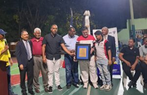 Club Villa Faro honra a José Antonio Coll en su 54 Semana Aniversario