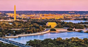 Quinientos líderes se reúnen en Washington para una lectura pública de la Biblia de siete días