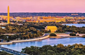 Quinientos líderes se reúnen en Washington para una lectura pública de la Biblia de siete días