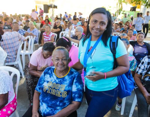 Supérate entrega Bono de Emergencia a más de 2,000 familias afectadas por las lluvias en Villa Montellano, Puerto Plata