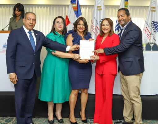 Supérate lidera alianza para graduar primer grupo de madres y padres en cuidados y apoyo a personas con discapacidad
