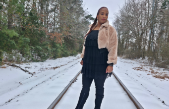 Erin Doramis lanza su nuevo sencillo, “Permaneces de Pie”