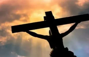El Silencio del Viernes Santo: Entre la Solidaridad, la Queja y la Esperanza