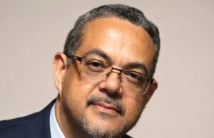 Democracia Cerrada: Cuando el poder le pode candado a la competencia