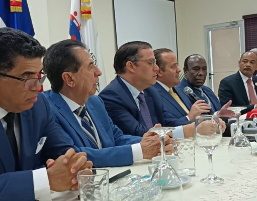 Gobierno y comunidad evangélica avanzan en diálogo para mitigar impacto de crisis internacional