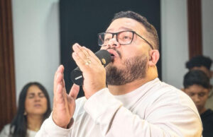 Daniel Mendoza presenta “Hay un camino”, un nuevo sencillo que invita a poner la mirada en Jesús