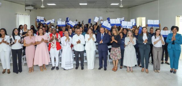 Acto de habilitación de la cuarta cohorte de personas cuidadoras de servicios domiciliarios.