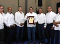 Francisco Camacho es reconocido por el Club Deportivo y Cultural Ozama