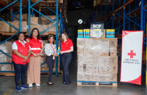 McBride (Caribbean) Limited dona insecticidas BOP a la Cruz Roja Dominicana para frenar la propagación del dengue