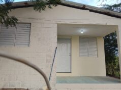 Iglesia Fundamento Bíblico y Fundación AYO entregan vivienda en Guayabal, Elías Piña