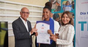CTC celebran “Día de las Niñas en las TIC” y certifican a 100 jóvenes en Villa Altagracia