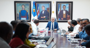 Educación regula uso de celulares y pantallas en escuelas dominicanas