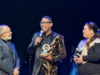 Jameson Ramírez recibe reconocimiento por sus 30 años de trayectoria musical en premios Galardón 2026