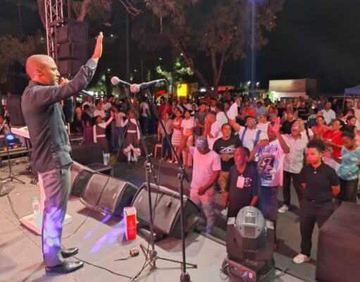 Jornada «Un Día para Dios» impacta a cientos en Los Alcarrizos