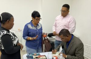Obispo Ynocencio Vargas pone en circulación su libro El cristianismo vs. el feminismo radical en Barahona