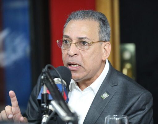 Osiris de León advierte sobre riesgo sísmico y llama a fortalecer la prevención en República Dominicana