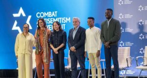 Especialistas debaten sobre el impacto del odio y la desinformación en las redes sociales