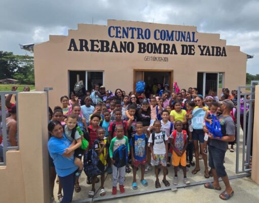 IFB y Fundación AYO entregan mochilas y útiles escolares a niños de escasos recursos
