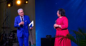 Iglesia Buenas Nuevas celebra 50 aniversario con una emotiva noche de gratitud a Dios