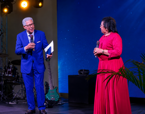 Iglesia Buenas Nuevas celebra 50 aniversario con una emotiva noche de gratitud a Dios