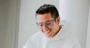 Vasija de Barro presenta «Completa Calma», una celebración a la fidelidad De Dios