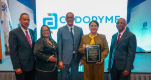 CODOPYME reconoce trayectoria y aportes de Maira Morla Pineda al desarrollo de las MIPYMES