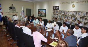 Agricultura y productores acuerdan ordenar producción de yuca amarga y fortalecer industria del casabe