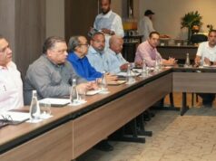 Dirigentes choferiles organizados en el G-12 acuerdan con el Gobierno mantener sin aumento las tarifas del transporte