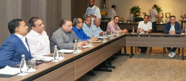 Reunión con el ministro de Industria y comercio Sanz Lovatón 2