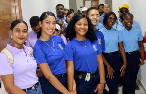 Estudiantes de Pedernales conocen oferta formativa de la Escuela Guarocuya del INFOTEP en Barahona