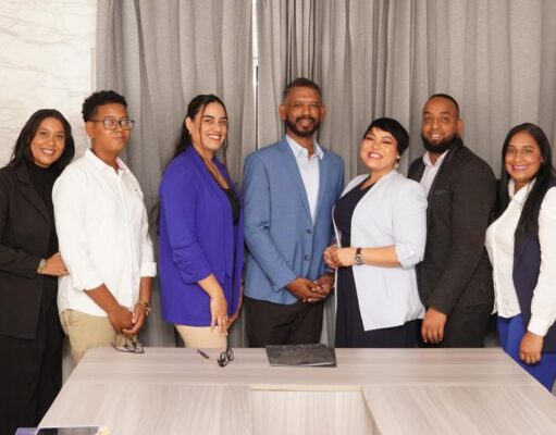 ADOCOC e IGLE360 firman alianza estratégica para impulsar la transformación digital de las iglesias en República Dominicana