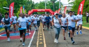 ADOCOC moviliza a más de 450 personas en su primera edición de Corre 7K por la Salud Mental