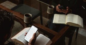 YouVersion revela lo que América Latina busca en la Biblia en 2026