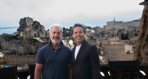 Mel Gibson pide oración a líderes hispanos ante el estreno de «La Resurrección de Cristo» en 202