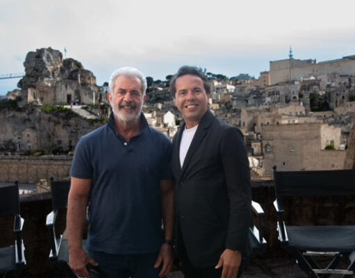 Mel Gibson pide oración a líderes hispanos ante el estreno de «La Resurrección de Cristo» en 202