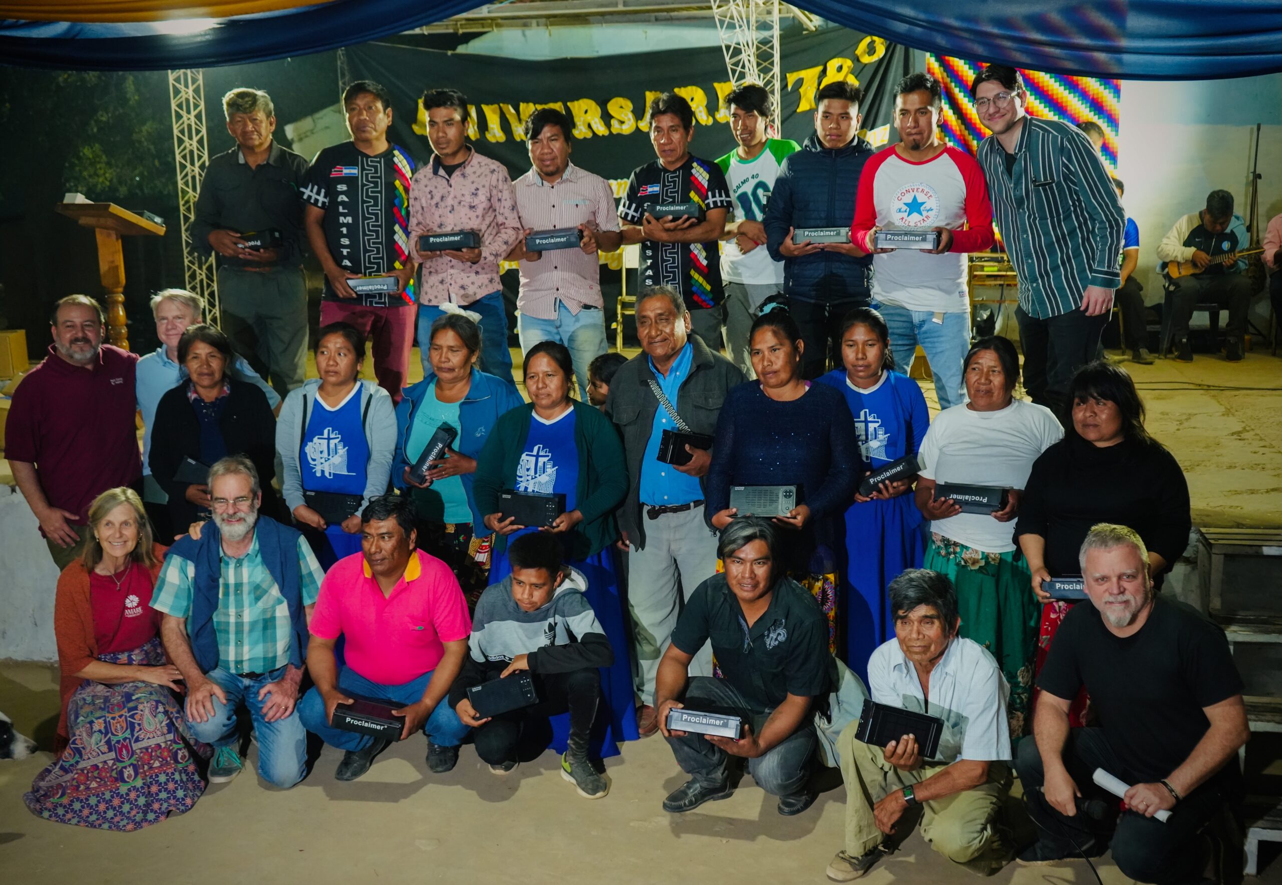 Comunidad Chorote junto a delegación de Sociedad Bíblica Argentina